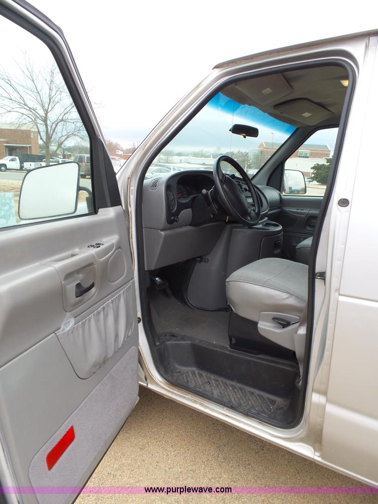 image for item L5764 1997 Ford Club Wagon E350 Super van