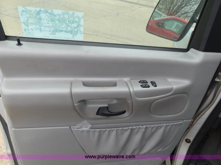 image for item L5764 1997 Ford Club Wagon E350 Super van