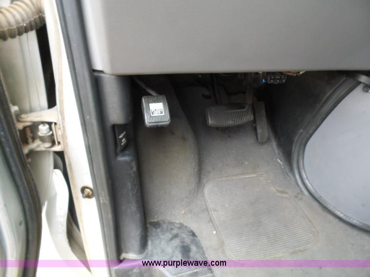 image for item L5764 1997 Ford Club Wagon E350 Super van