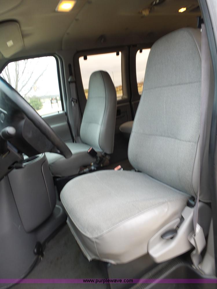 image for item L5764 1997 Ford Club Wagon E350 Super van