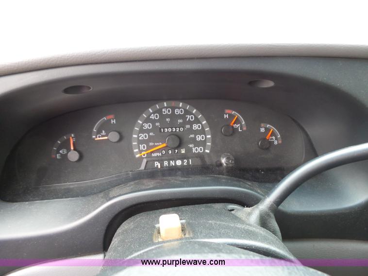 image for item L5764 1997 Ford Club Wagon E350 Super van