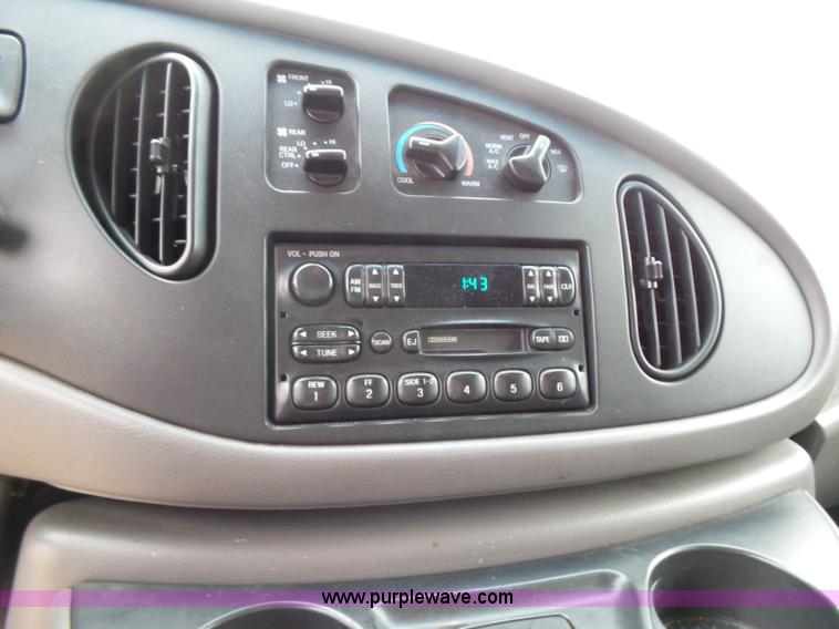 image for item L5764 1997 Ford Club Wagon E350 Super van