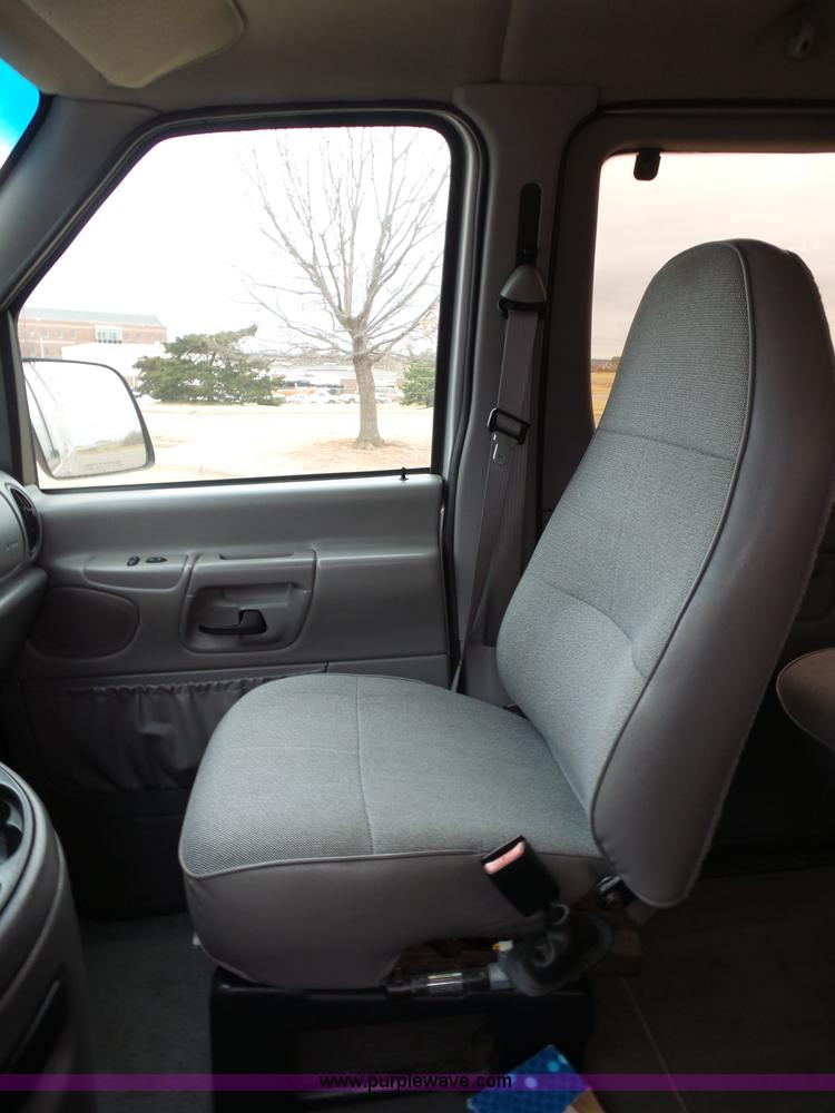 image for item L5764 1997 Ford Club Wagon E350 Super van