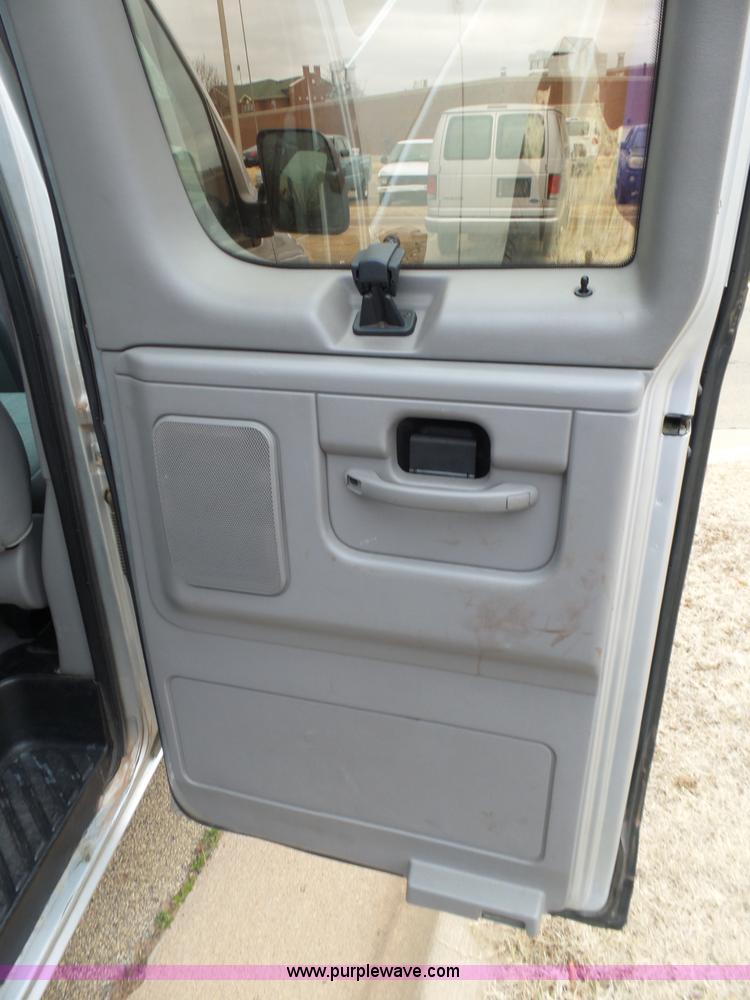 image for item L5764 1997 Ford Club Wagon E350 Super van