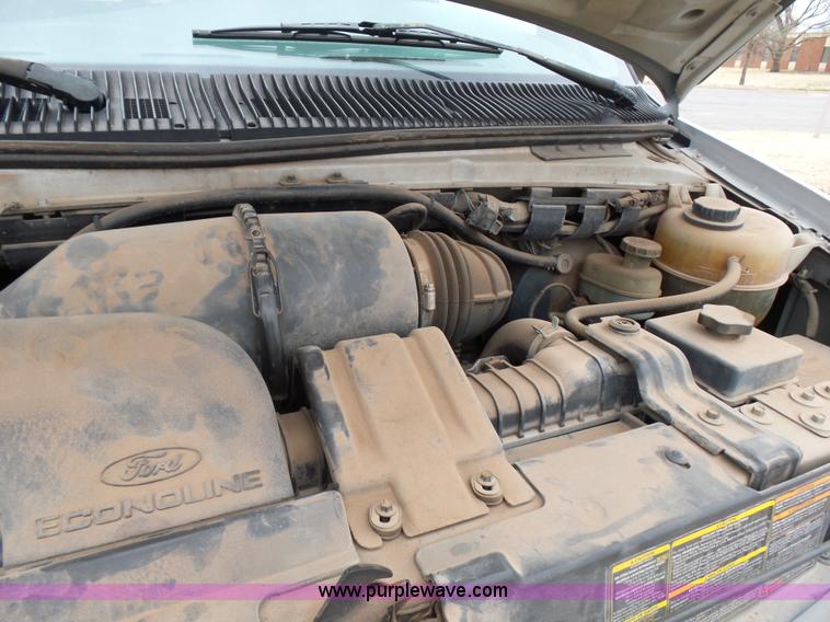 image for item L5764 1997 Ford Club Wagon E350 Super van