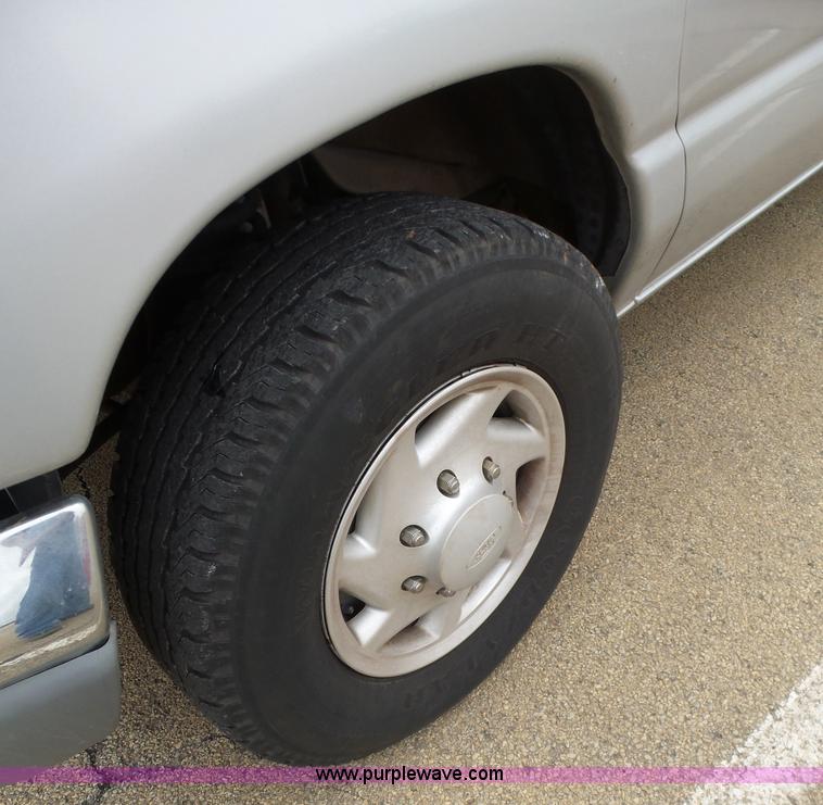 image for item L5764 1997 Ford Club Wagon E350 Super van