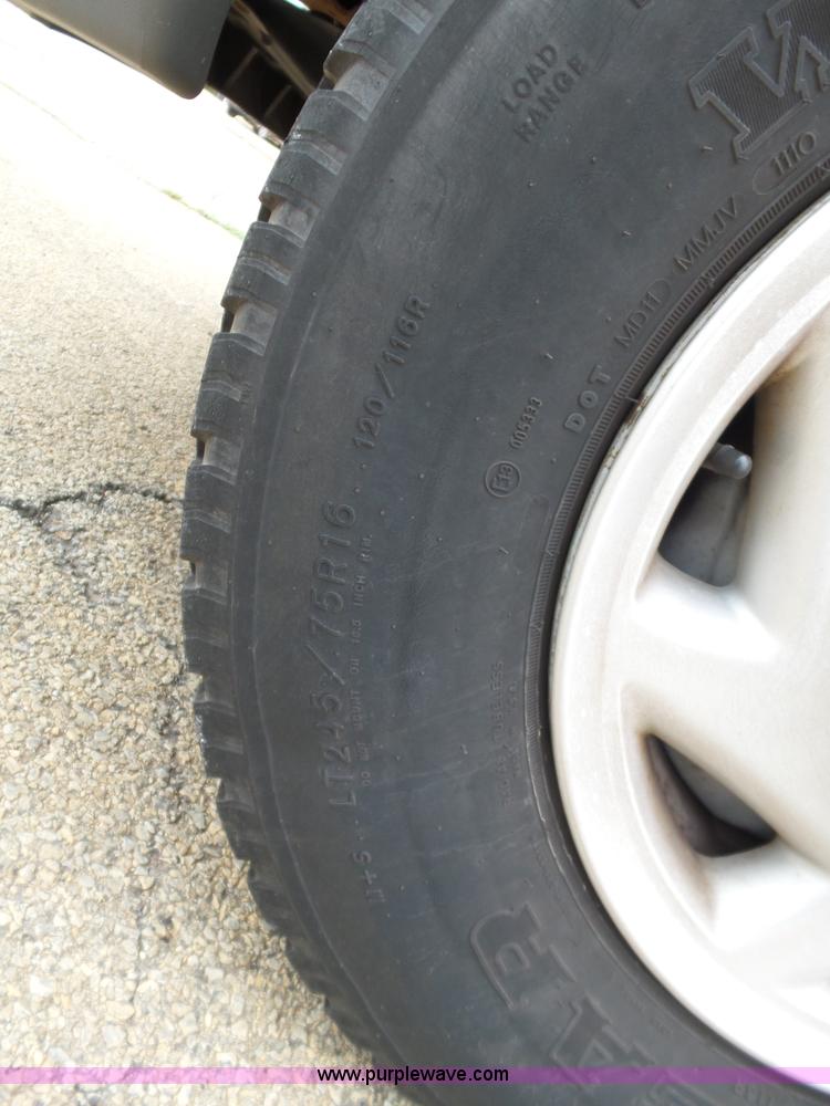 image for item L5764 1997 Ford Club Wagon E350 Super van