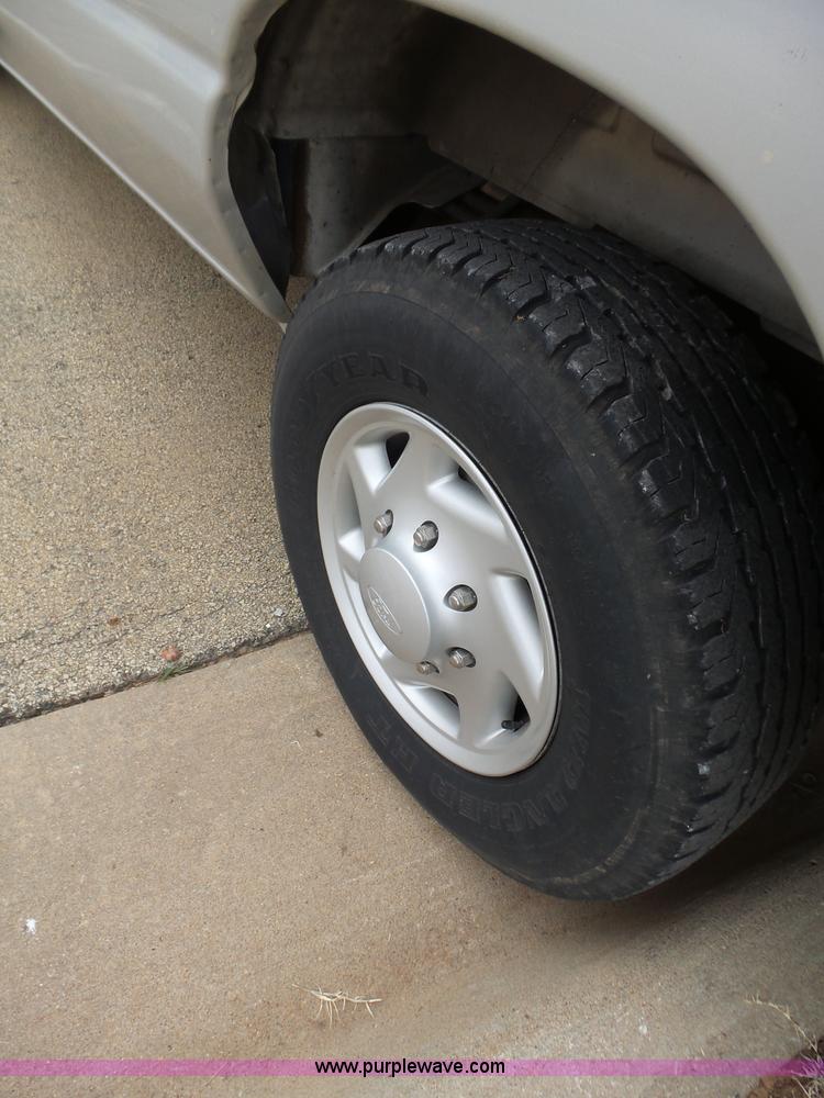 image for item L5764 1997 Ford Club Wagon E350 Super van