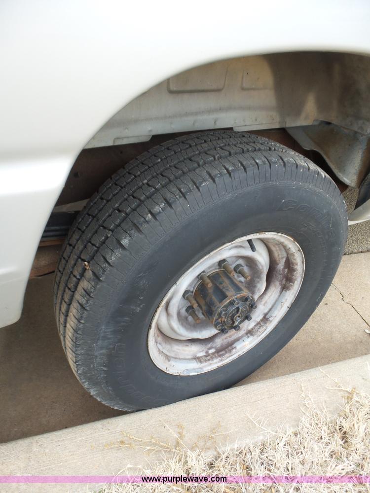 image for item L5764 1997 Ford Club Wagon E350 Super van