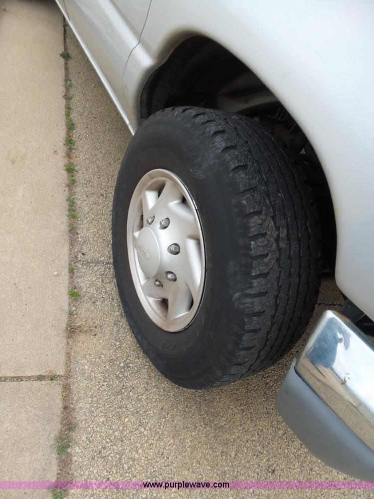 image for item L5764 1997 Ford Club Wagon E350 Super van