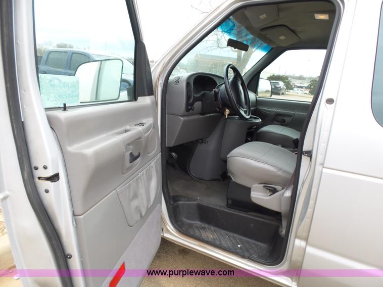 image for item L5765 1997 Ford Club Wagon E350 Super van