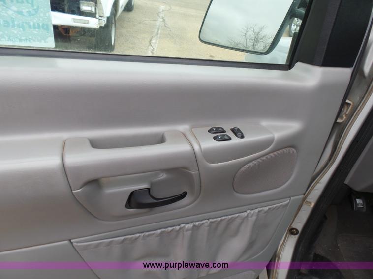 image for item L5765 1997 Ford Club Wagon E350 Super van
