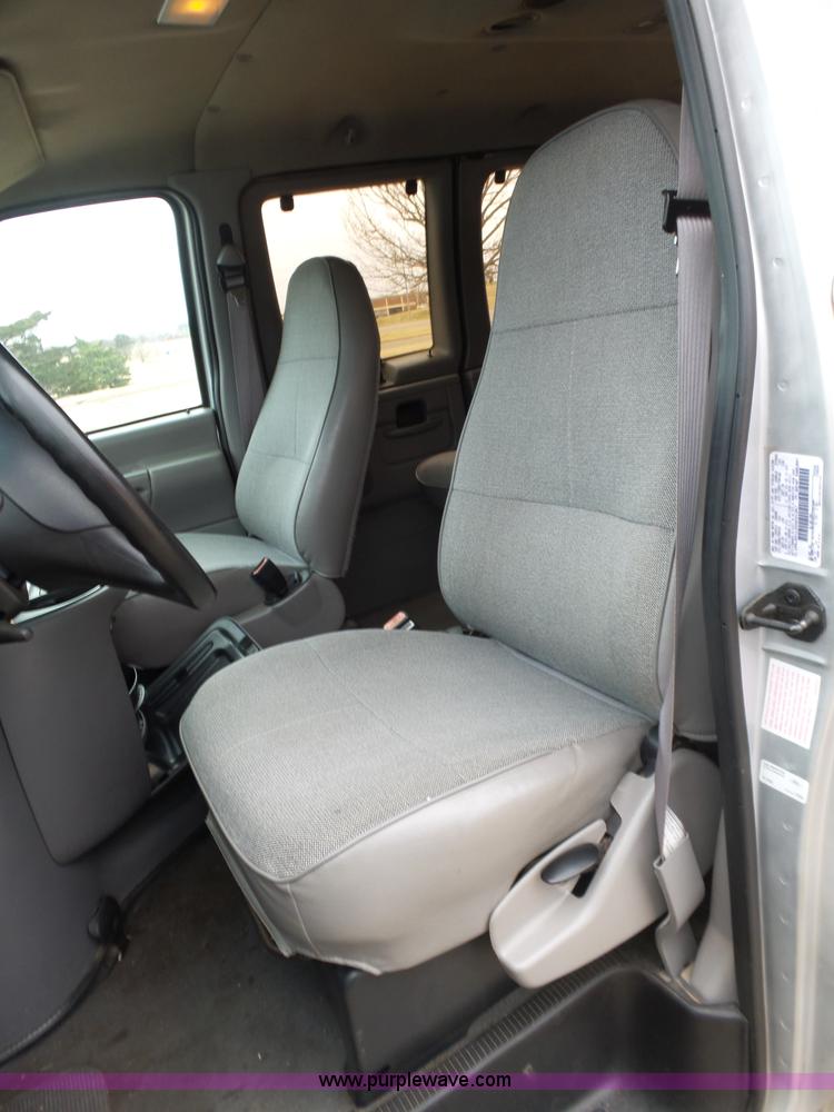 image for item L5765 1997 Ford Club Wagon E350 Super van