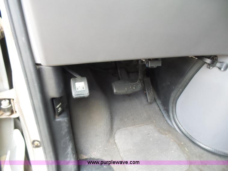 image for item L5765 1997 Ford Club Wagon E350 Super van