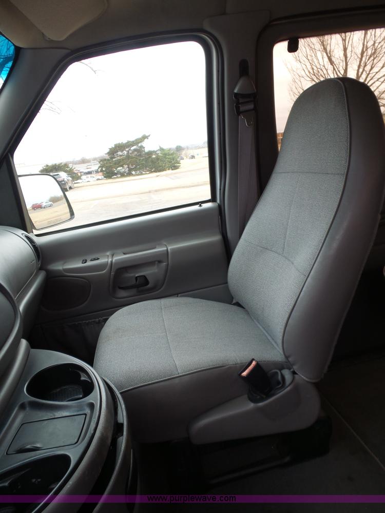 image for item L5765 1997 Ford Club Wagon E350 Super van