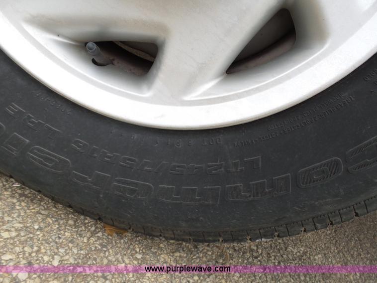 image for item L5765 1997 Ford Club Wagon E350 Super van