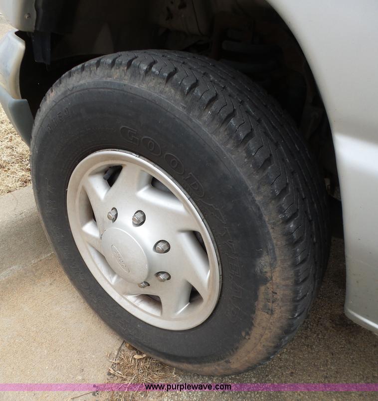 image for item L5765 1997 Ford Club Wagon E350 Super van