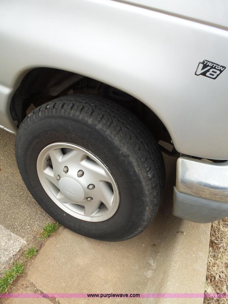 image for item L5765 1997 Ford Club Wagon E350 Super van