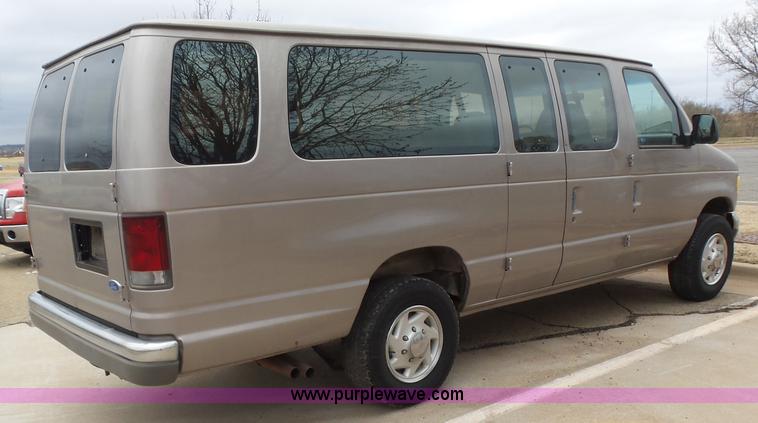image for item L5767 1995 Ford Club Wagon E350 Super van
