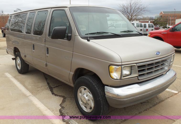 image for item L5767 1995 Ford Club Wagon E350 Super van
