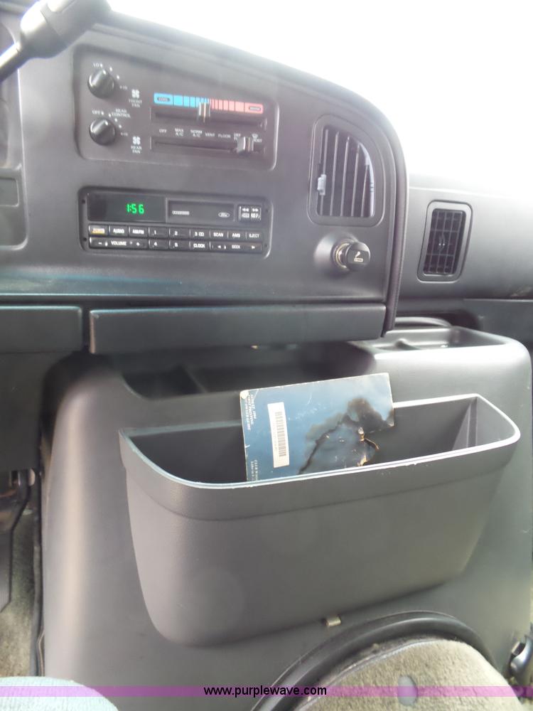 image for item L5767 1995 Ford Club Wagon E350 Super van