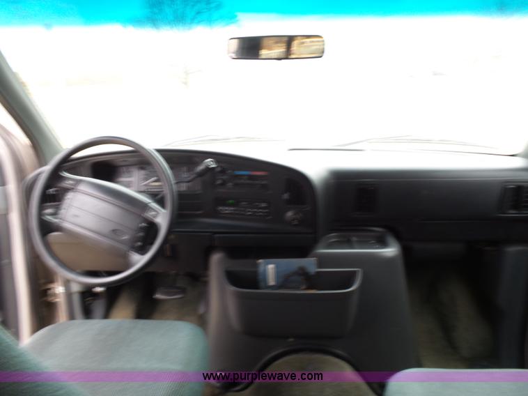 image for item L5767 1995 Ford Club Wagon E350 Super van