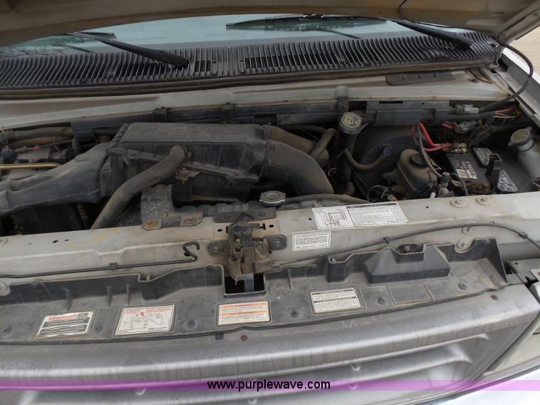 image for item L5767 1995 Ford Club Wagon E350 Super van