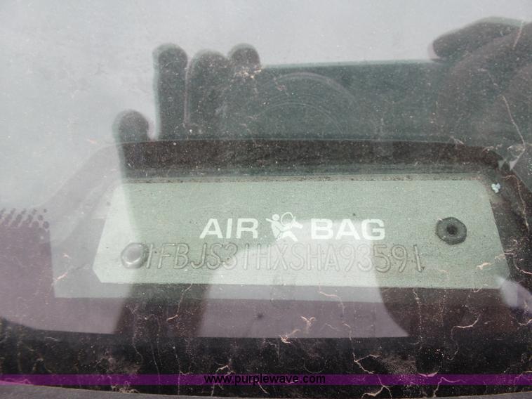 image for item L5767 1995 Ford Club Wagon E350 Super van