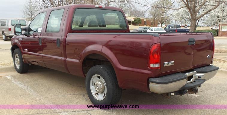 image for item L5768 2006 Ford F250 Super Duty SuperCrew pickup truck