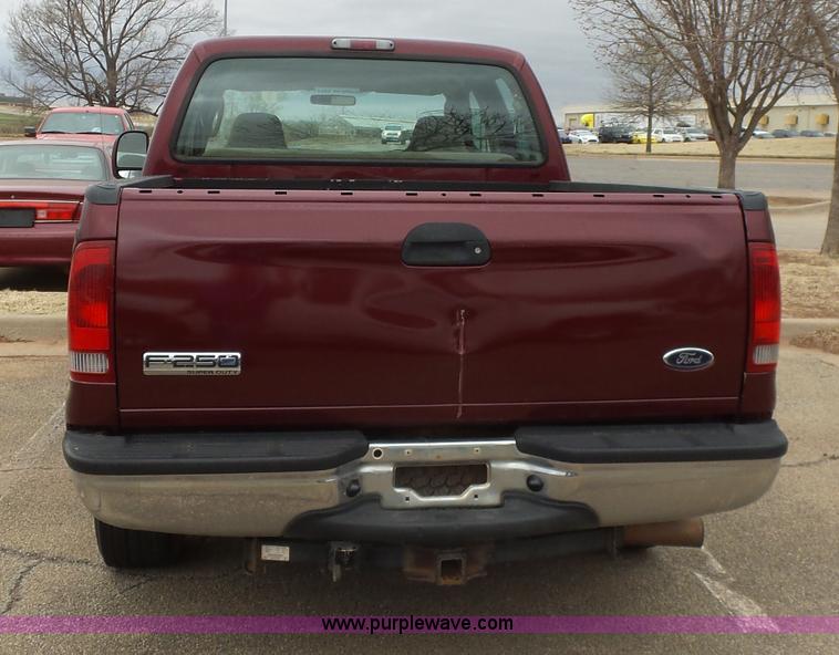 image for item L5768 2006 Ford F250 Super Duty SuperCrew pickup truck