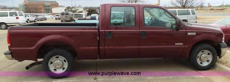 image for item L5768 2006 Ford F250 Super Duty SuperCrew pickup truck