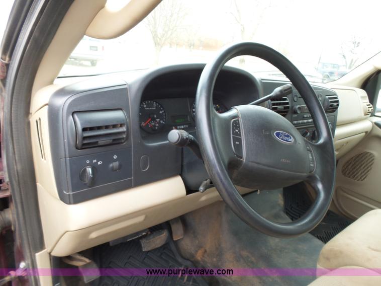 image for item L5768 2006 Ford F250 Super Duty SuperCrew pickup truck