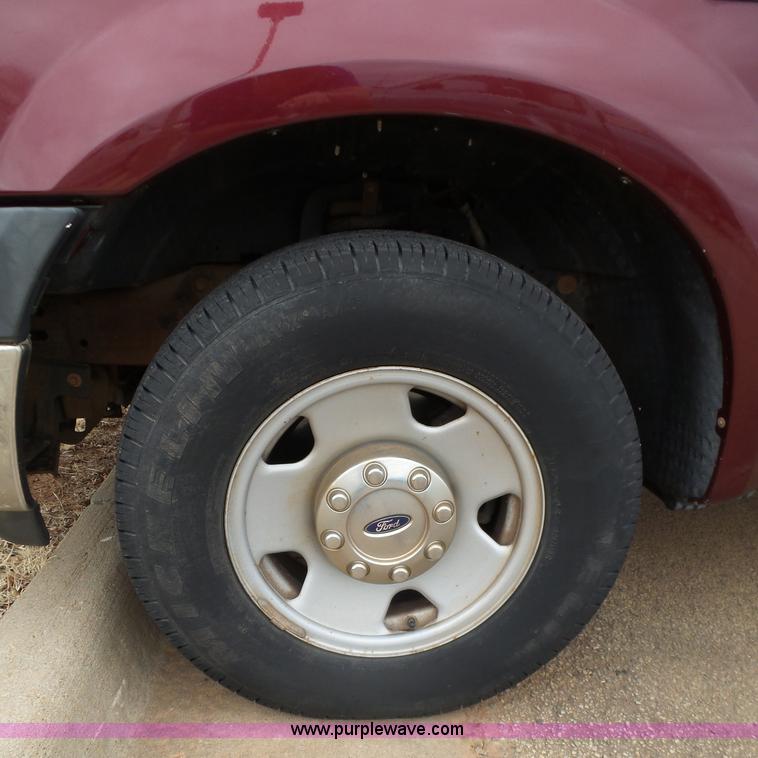 image for item L5768 2006 Ford F250 Super Duty SuperCrew pickup truck