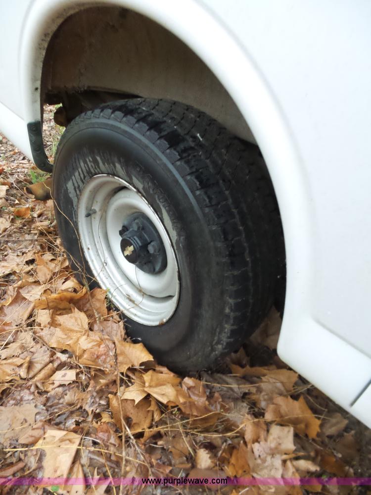 image for item L5771 2000 Chevrolet Express 1500 van