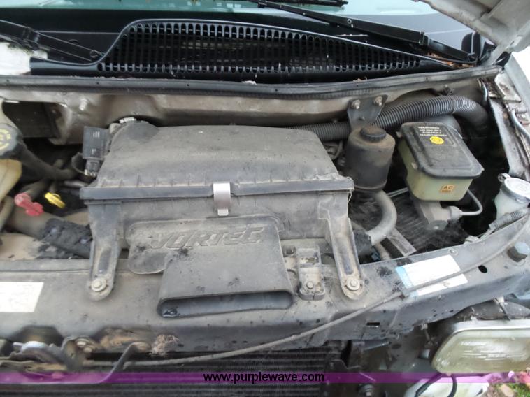 image for item L5771 2000 Chevrolet Express 1500 van