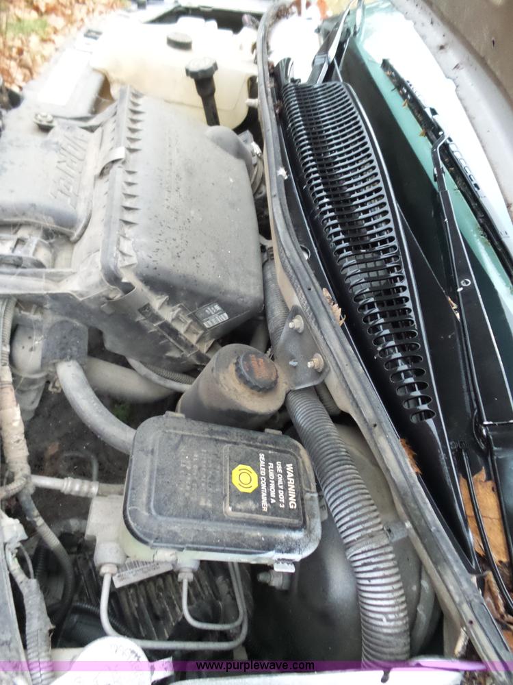 image for item L5771 2000 Chevrolet Express 1500 van