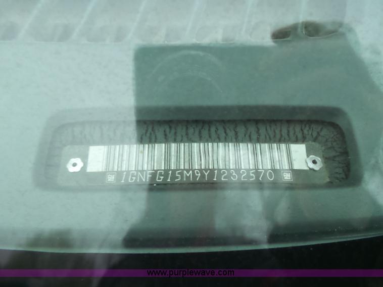 image for item L5771 2000 Chevrolet Express 1500 van