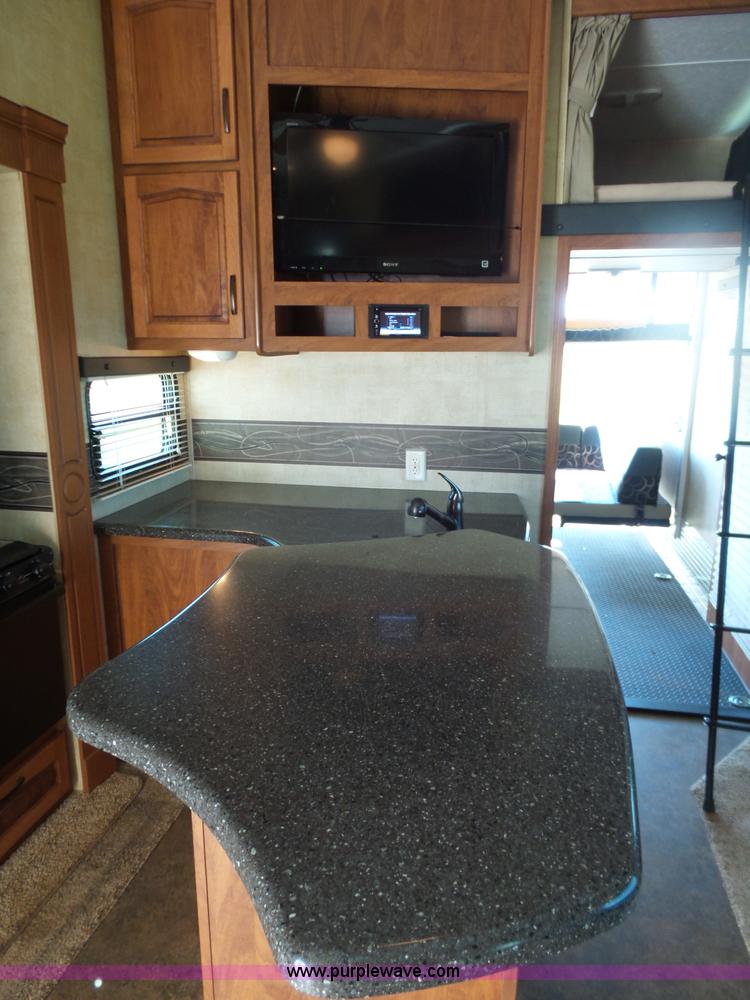 image for item L5791 2011 Raptor Velocity travel trailer RV