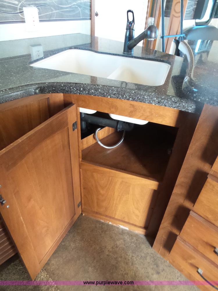 image for item L5791 2011 Raptor Velocity travel trailer RV