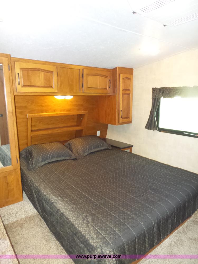 image for item L5791 2011 Raptor Velocity travel trailer RV