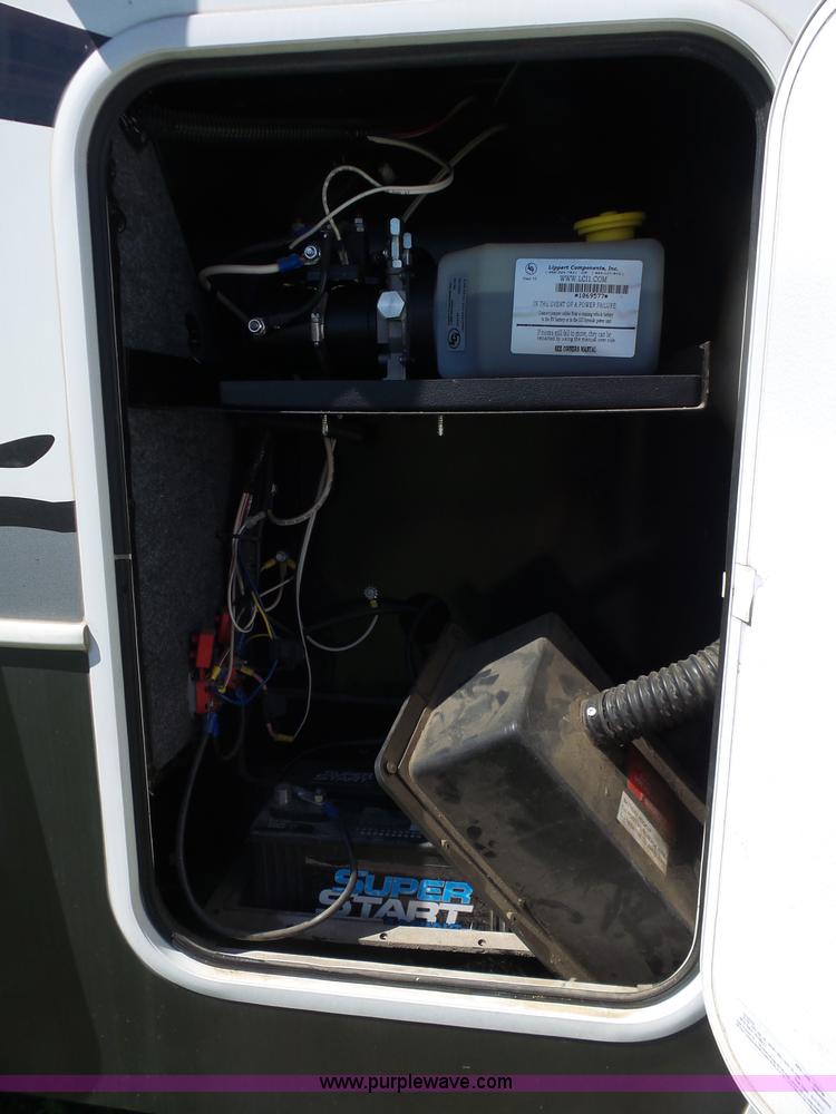 image for item L5791 2011 Raptor Velocity travel trailer RV