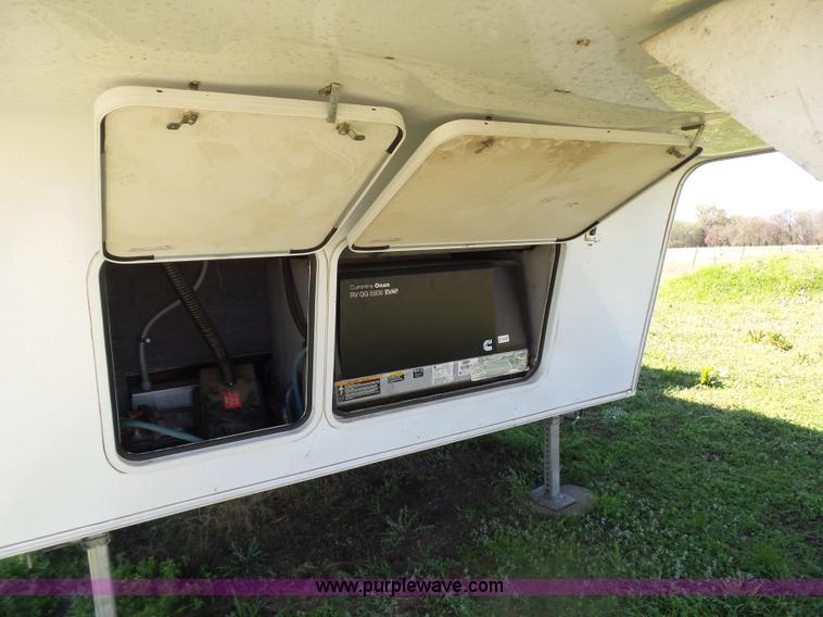 image for item L5791 2011 Raptor Velocity travel trailer RV