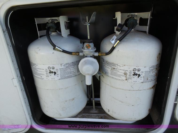 image for item L5791 2011 Raptor Velocity travel trailer RV