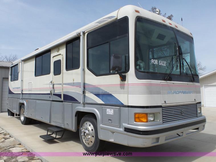 image for item L6288 1992 Champion Europremier RV