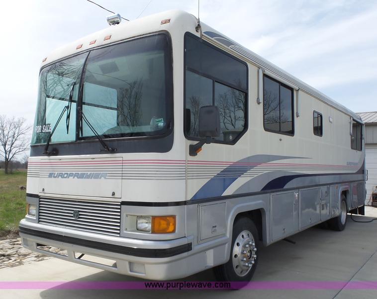image for item L6288 1992 Champion Europremier RV