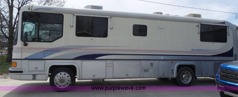 image for item L6288 1992 Champion Europremier RV