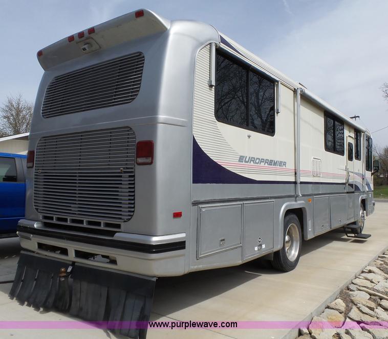 image for item L6288 1992 Champion Europremier RV