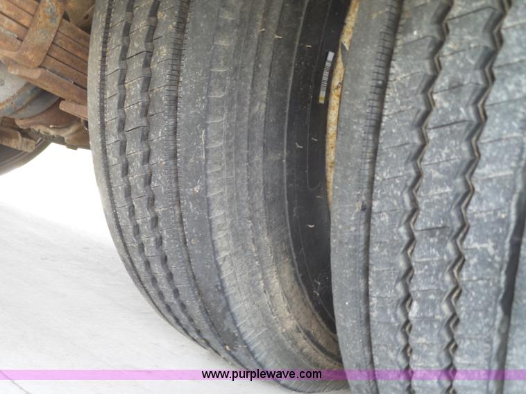 image for item L6288 1992 Champion Europremier RV