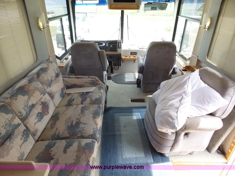 image for item L6288 1992 Champion Europremier RV