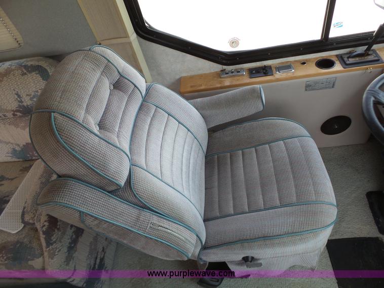 image for item L6288 1992 Champion Europremier RV